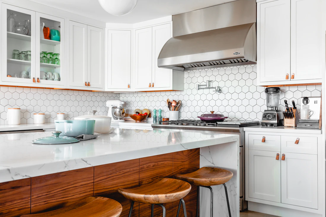 Kitchen fixtures and counter